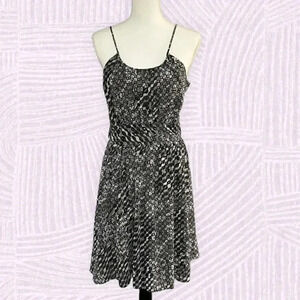 Banana Republic size 8 NWT halter dress with spaghetti straps